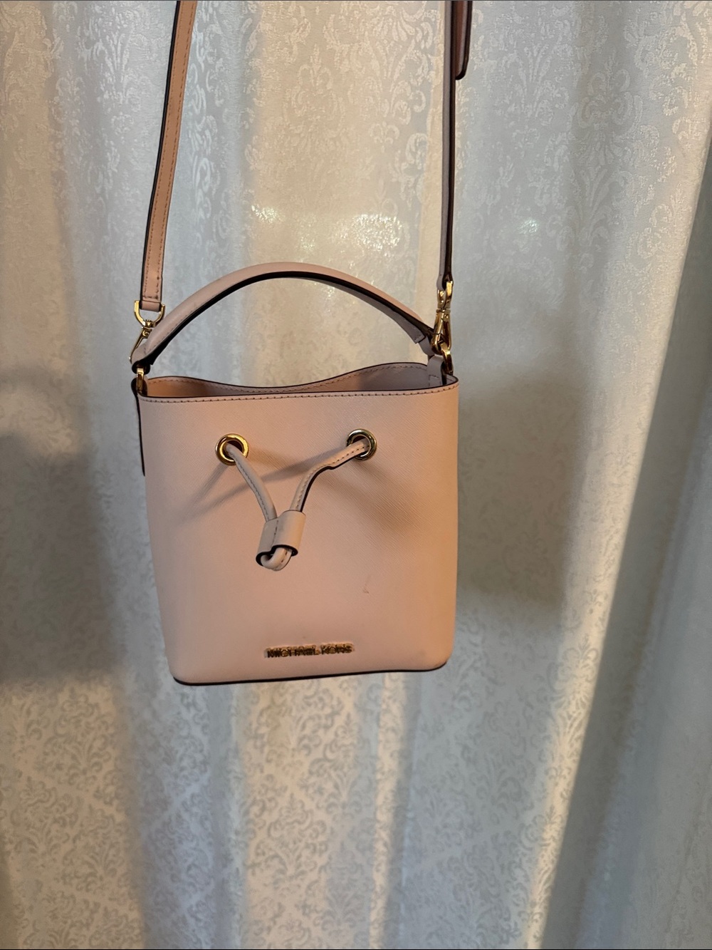 MICHAEL KORS Pink Bucket Shoulder Bag